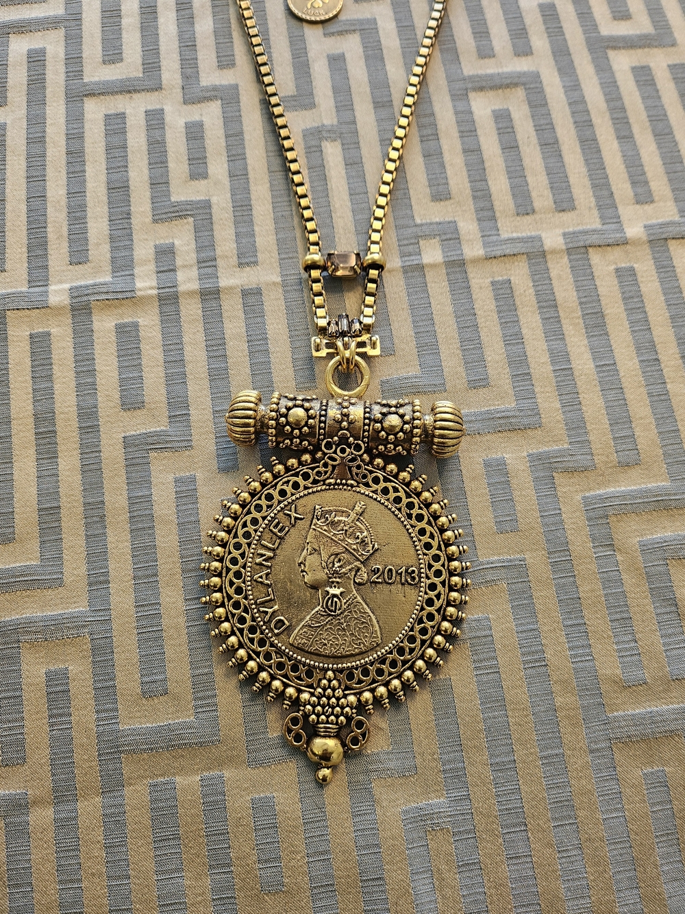 RARE: 18k Gold Plated Layered Coin Pendant Necklace Set - Picture 3 of 4